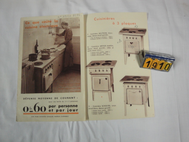  Collection ASPEG, pièce numéro 1910 : Fiches coùt de la cuisine électrique