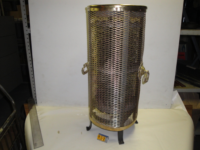  Collection ASPEG, pièce numéro 122 : Radiateur cylindrique brasero cuivre avec poignées