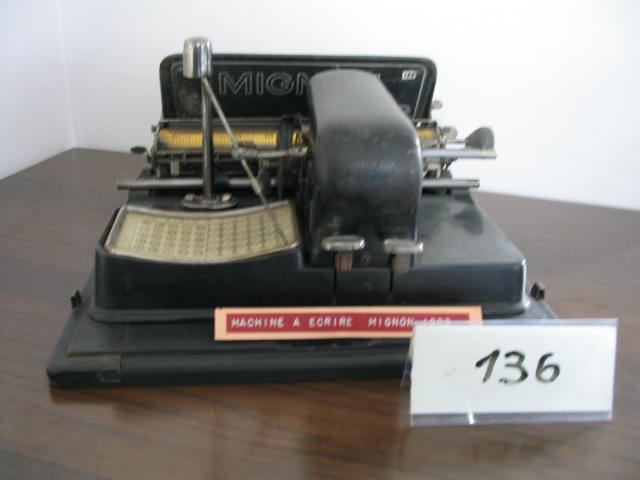  Collection ASPEG, pièce numéro 136 : Machine à écrire MIGNON