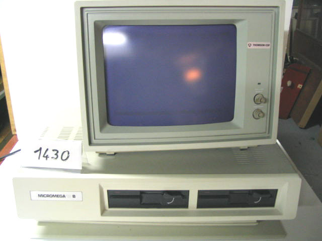  Collection ASPEG, pièce numéro 1430 : Micro ordinateur Micro méga 16 B