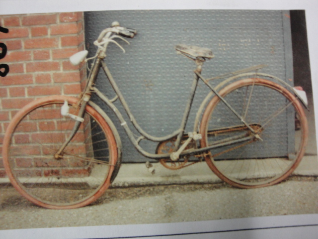 Collection ASPEG, pièce numéro 867 : Bicyclette femme